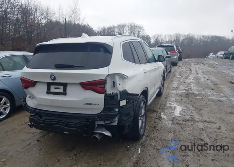 2021 BMW X3 xDrive30I z USA, uszkodzony, nr VIN 5UXTY5C08M9F84455